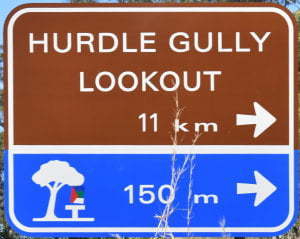 Brown sign for Hurdle Gully Lookout